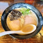 博多ラーメン 極麺うまか - 白うまラーメン