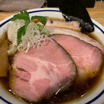 手打式超多加水麺 ののくら - 煮玉子ワンタンそば