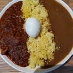 サファリ アフリカンレストランバー - ドロワット&豆カレー　ゆで卵トッピング