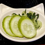薬膳食堂 伝伝 - ぬか漬け。可愛いニャンコの小皿(*^^*)
