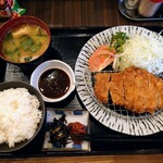 おうちごはん みゆみゆ - 料理写真:令和4年9月 ランチタイム
国産豚ロースカツ定食 880円