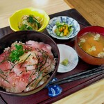 國丼 - マグロ丼(600円)