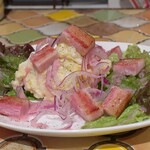 トリワイン ＰＩＫＯＳＨＨＨＵ - ポテサラ ベーコンのっけ