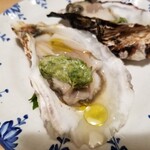 ワインとお肉料理 レストランMINORIKAWA - 青海苔をベースにした風味が濃厚なソースとなってとても美味しい。