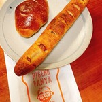 HIGENO PANYA 北のぱん焼小屋 - 塩バターロール、ロングソーセージ