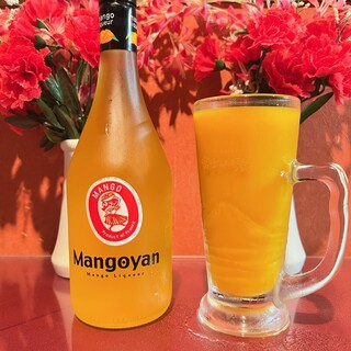 We have a wide selection of beers, wines, and soft drinks that go well with curry.