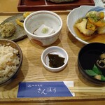 中央食堂・さんぼう - 胡麻豆腐湯葉巻揚げ