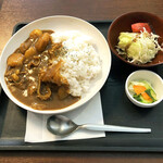 遊食茶房 シロクマ - カレーライス サラダ&漬物付