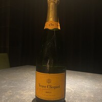 ヴーヴクリコ　イエローラベル　ブリュット