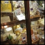 ユーロアール - 高いけど正統なチーズ専門店