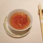 翠亨園 - エノキと干し椎茸のスープ。