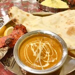 リトルスパイス - タンドリーチキンセット
      ポークカレー＋ナン