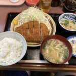 楠 - ランチのとんかつ670円