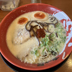 ラーメン まこと屋 - 料理写真:煮玉子牛じゃんラーメン