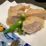 ワインと日本酒 居酒屋 Hana - 美桜鶏の唐揚げ アールグレイ紅茶塩