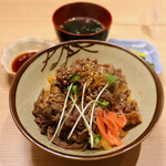 焼肉 輝 - 黒毛和牛 牛丼(770円)
