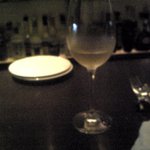 クレイドル - 食前のワイン。お腹がすいていたのでじわり染みます。