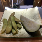 すし花一寿美 - 燻製枝豆と水ナス