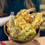 天ぷら 豊野 - ボリュームがすごい天丼