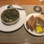 眞 - ツブ貝のエスカルゴバター、パン付き