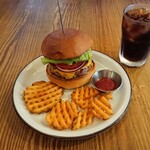 Burger Stand Tender - ベーコンチーズ＋ポテトセット 1,705円