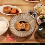 焼鳥とワイン カッシーワ 天王寺店 - 照り焼きチキン＆名物月見つくね