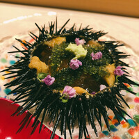 赤坂 鮨 ふくなが - 北紫雲丹　海ぶどうの塩味とワサビがグッド