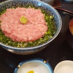 江釣子屋 - デカイ丼にみっしりとご飯！綺麗な盛り付け！