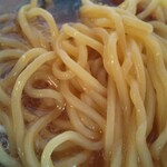 ごちそうラーメン おだしま屋 - 麺もスルスル啜れて、コキコキとした噛み心地！