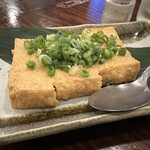 にくどうふ にくうどん くぼた 駒沢本陣 - 厚揚げ