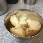 カリーライス専門店エチオピア - 切り分けたジャガイモ