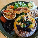 カメイノ食堂 - マクルーバ