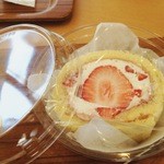 農園カフェ - 苺のロールケーキ３００円