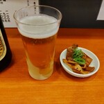 自家製手もみ麺 鈴ノ木 - サッポロラガー(中瓶) 600円 、おつまみメンマ ♪
