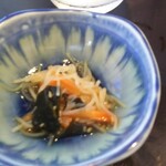 うみからそらへ - 小鉢は春雨の酢の物  もちろんサラダ ご飯  味噌汁  漬け物はおかわり自由
