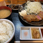 Oosaka Shinsekai Kushikatsu Sajirou - 牛かつ定食