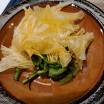 創作和食 順 - 極薄ミモレットチーズ　ゴーヤとピーマン炒め