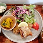 Hidamari Cafe - 小鉢２品、メイン魚定食