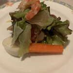 Bistro Cache Cashe - 季節の野菜と魚介のサラダ
