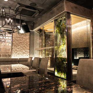 最大30名のおしゃれな大部屋個室多数あり