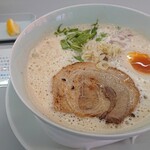 ラーメンは飲み物ばい。 - 鶏白湯ラーメン、全景