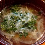 栄夏 - 玉ねぎと、モロヘイヤの味噌汁