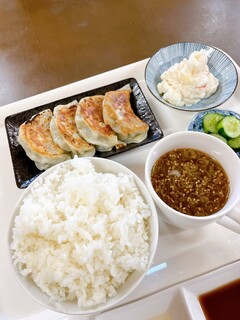 h Gyouza Seisakujyo Yoidokoro Mogura - Ｓ定食