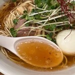 麺屋 Hulu-lu - 醤油スープこれが衝撃的だった。