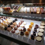 Patisserie Ravi,e relier - 
