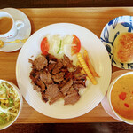 Costantino - ランチメニュー1000円(野菜とケバブ炒め・ライス付き・パン・サラダ・スープ・ドリンク)