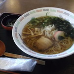 市場食堂 - ラーメン￥525