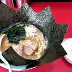 Matsuhira - とんこつラーメン醤油＋のり＋小ライス