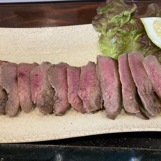 ワインと熟成牛タン 刻_1