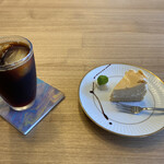 cafe ITO - 料理写真:コーヒーは「ヤルガッチャフェ」
スイーツは「バスチー」